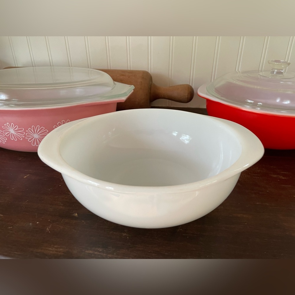 SOLD Vintage Pyrex Opal White Casserole Dish❤️ - Picture 7 of 12